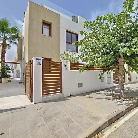 Higuericas: Family Retreat With Private Pool