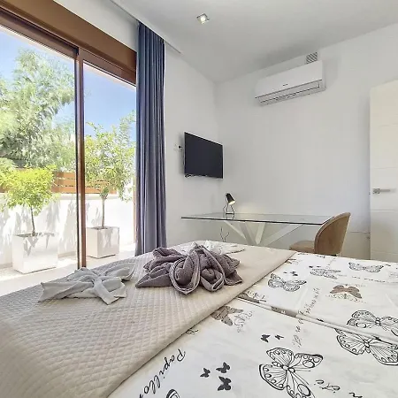 Higuericas: Family Retreat With Private Pool Villa *