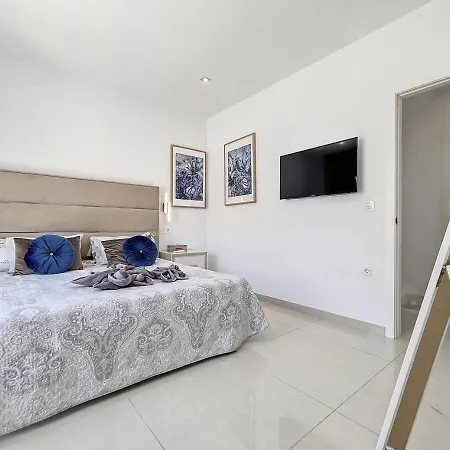 Higuericas: Family Retreat With Private Pool Villa